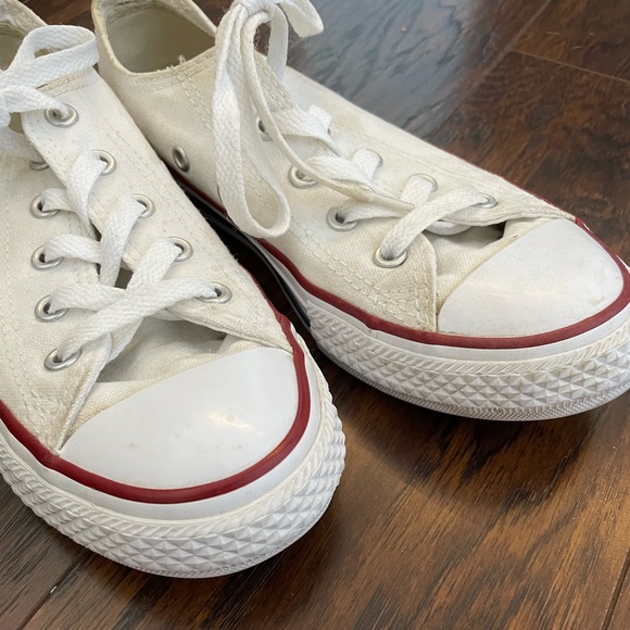 Youth Low-Cut Converse - Picture 4 of 5